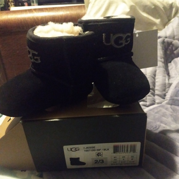 Infant 6-12mo Ugg Boots - Picture 2 of 2